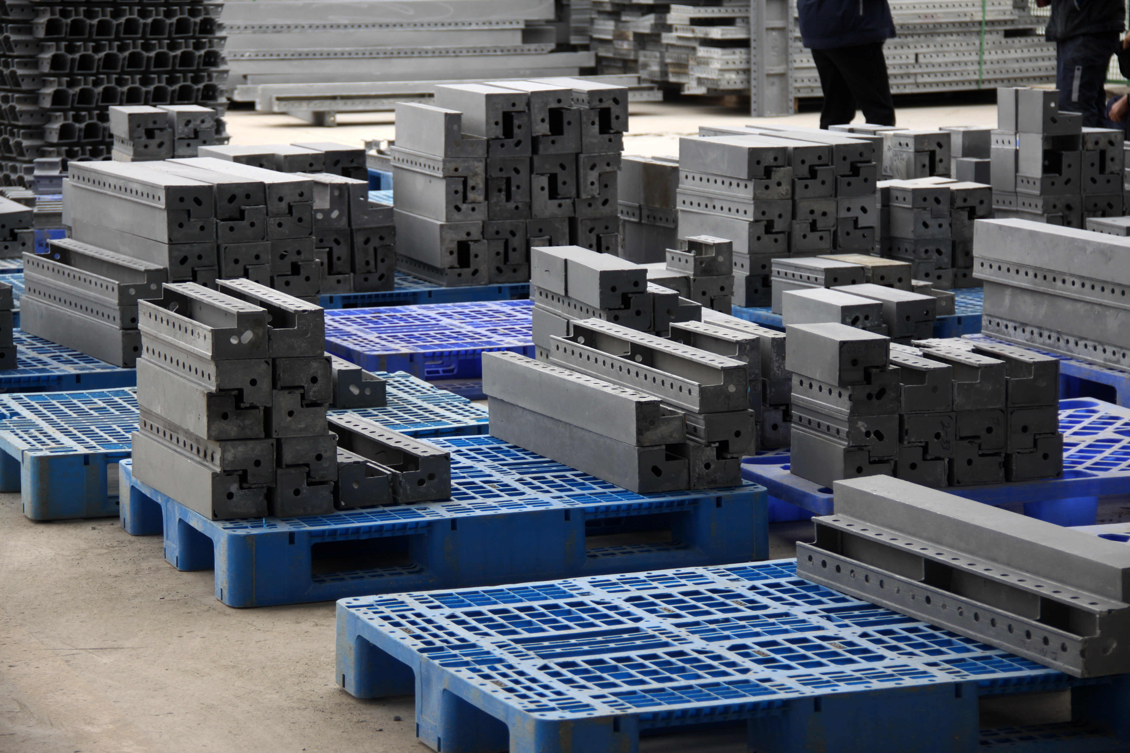 2026 Metal Formwork Overseas Market: Global Infrastructure Demand Diversifies, Chinese Manufacturers Enter "Technology + Certification" Competition Stage